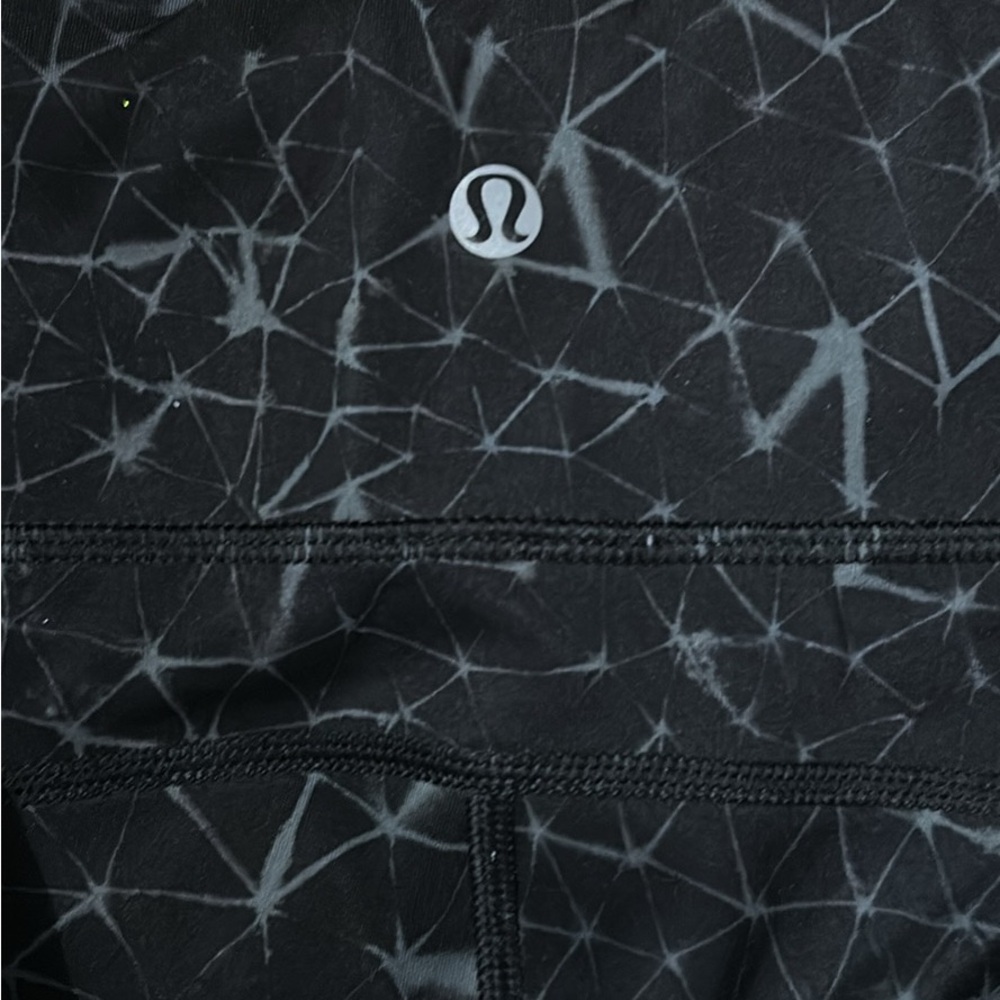 Lululemon Black and Gray Patterned Leggings